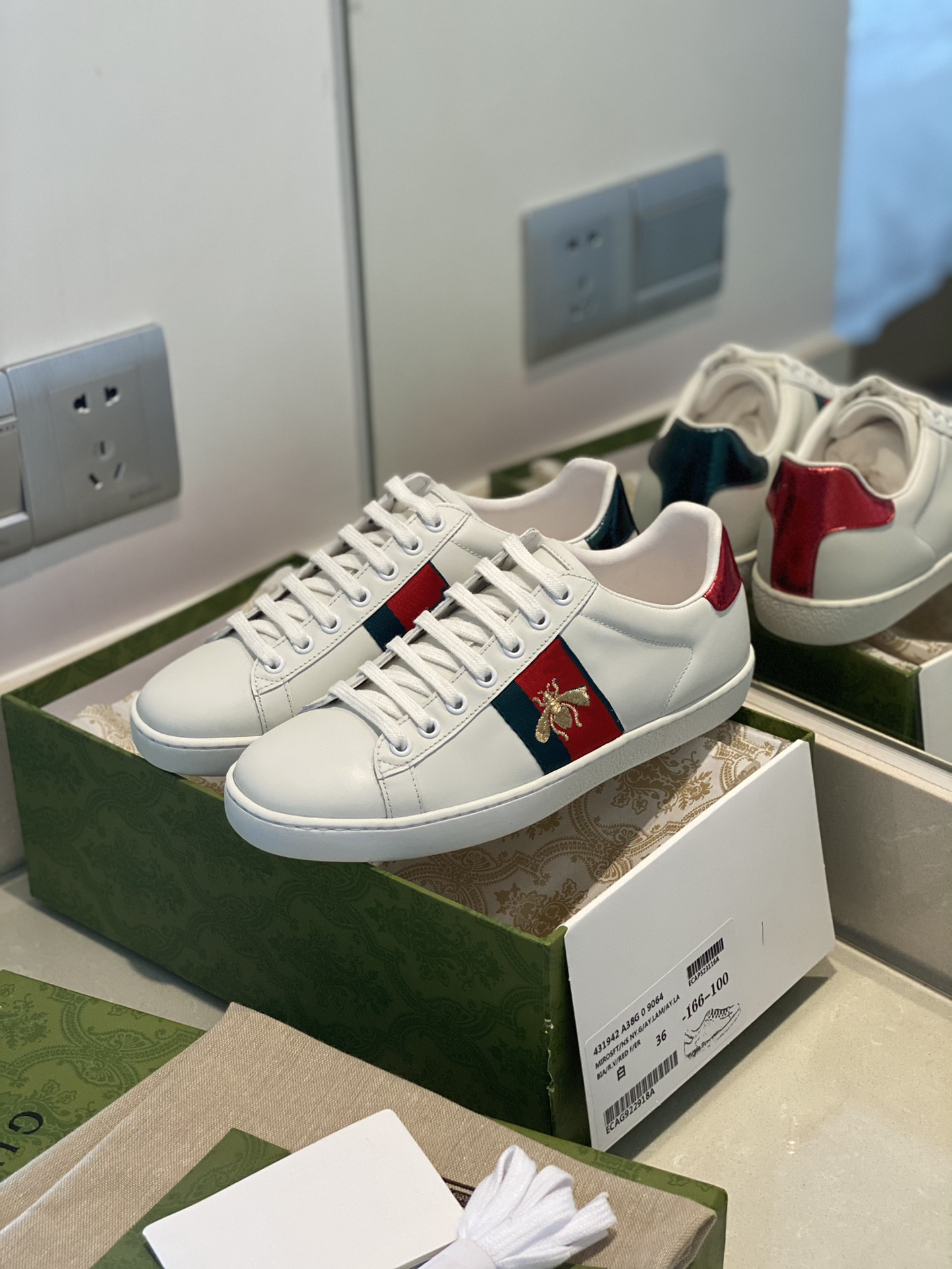 GG's Designer Casual Dress Shoes Italy Ace Sneakers Bee Snake Leather Embroidered men Tiger Chaussures interlocking White Shoe Walking Sports Platform Trainers a5
GG's Designer Casual Dress Shoes Italy Ace Sneakers Bee Snake Leather Embroidered men Tiger Chaussures interlocking White Shoe Walking Sports Platform Trainers a5