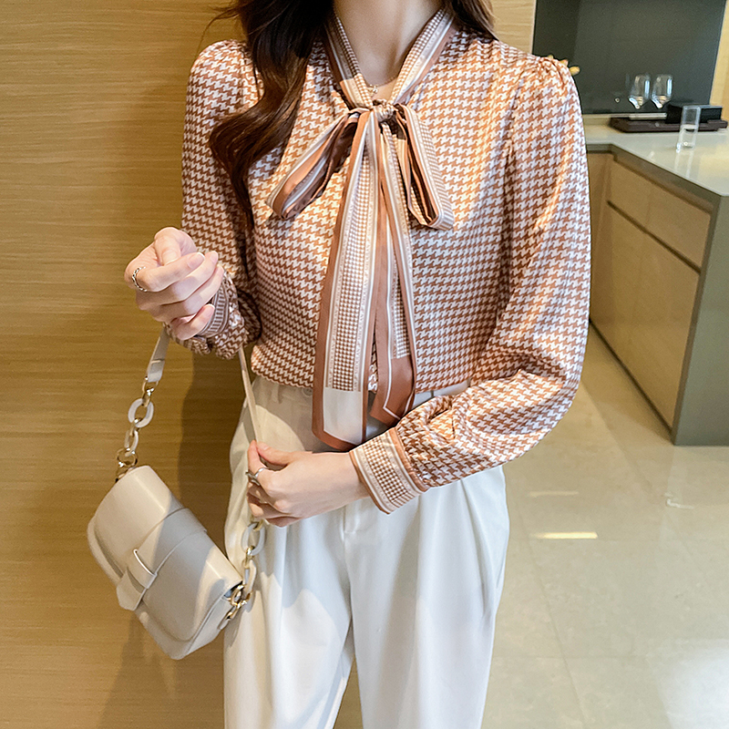 2022 Sweet Chic Ribbon Bow Silk Shirt Women Designer Retro Print Blouses Long Sleeve Ladies Office Button Up Shirts Spring Autumn Casual Blouse Elegant Tops Woman
2022 Sweet Chic Ribbon Bow Silk Shirt Women Designer Retro Print Blouses Long Sleeve Ladies Office Button Up Shirts Spring Autumn Casual Blouse Elegant Tops Woman