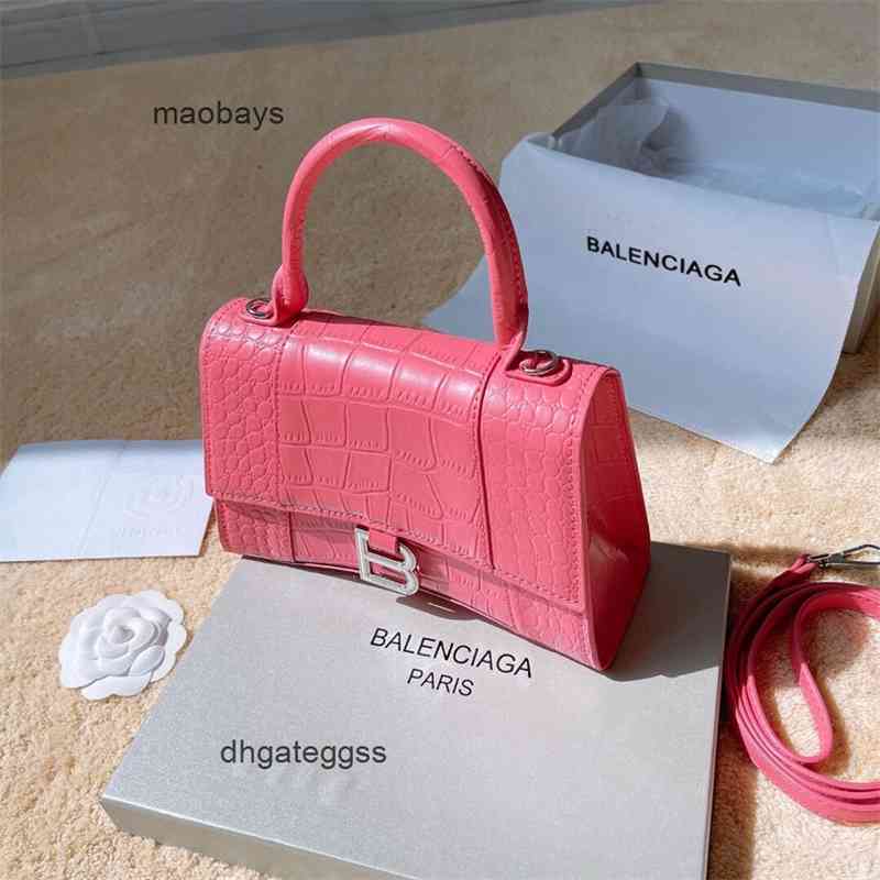 Designer Crocodile Italy handbag balencaigass Handbags cherry powder in hourglass bag Luxury deaigner N0KQ
Designer Crocodile Italy handbag balencaigass Handbags cherry powder in hourglass bag Luxury deaigner N0KQ
