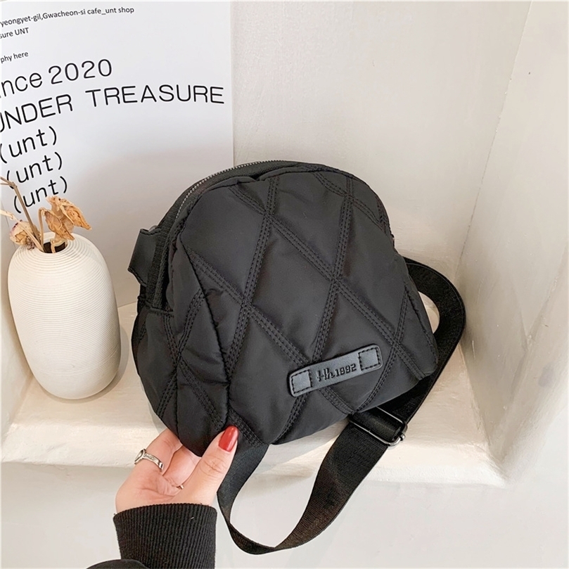 Women Nylon Quilted Roomy Black Handbag Lady Cute Winter Trends Smart Phone Essential Portable Zippy Everyday Crossbody Bag 220322
Women Nylon Quilted Roomy Black Handbag Lady Cute Winter Trends Smart Phone Essential Portable Zippy Everyday Crossbody Bag 220322