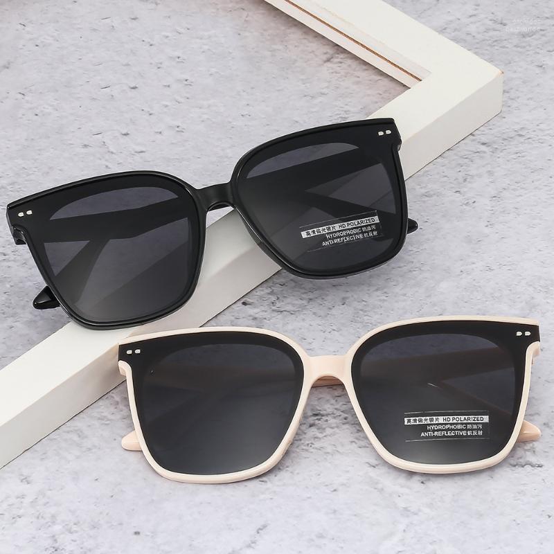 Sunglasses Sella 2022 Fashion Men Women Oversized Cateye Polarized Brand Designer Big Summer Sun Glasses Street Style UV400
Sunglasses Sella 2022 Fashion Men Women Oversized Cateye Polarized Brand Designer Big Summer Sun Glasses Street Style UV400