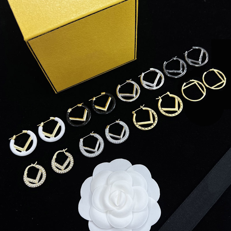 Women Jewerlry Designer Earrings Hoops Classical Hoop Earring Ear Stud 18K Gold Silver Plated Letter F Diamond Studs 3cm Wedding Gift Box
Women Jewerlry Designer Earrings Hoops Classical Hoop Earring Ear Stud 18K Gold Silver Plated Letter F Diamond Studs 3cm Wedding Gift Box