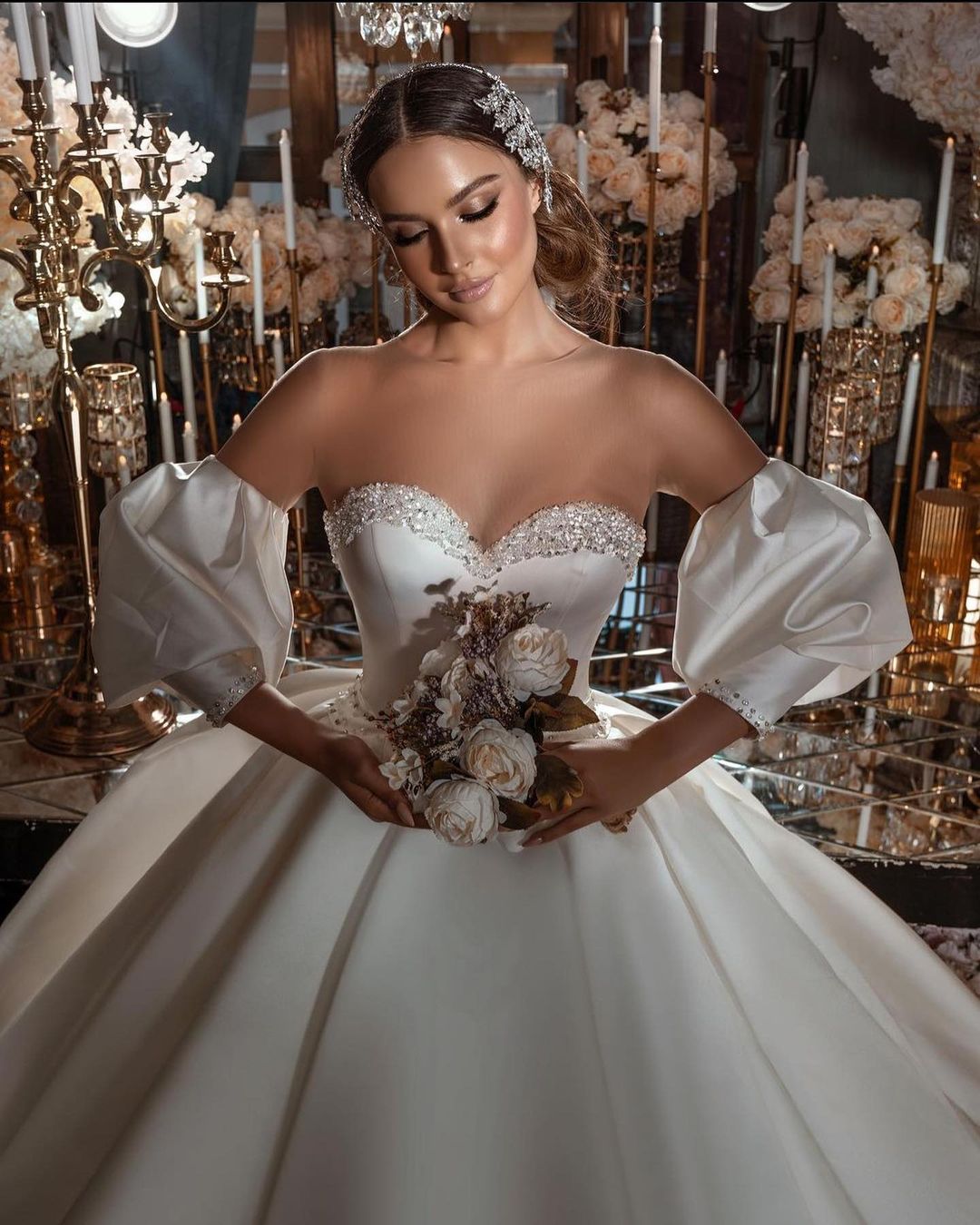 Ball Gown Wedding Dresses Appliques Sequins Beads Sweetheart Neck Detachable Sleeves Bow Tie or Length Train Elegant High Waist Vintage Robes De Soire