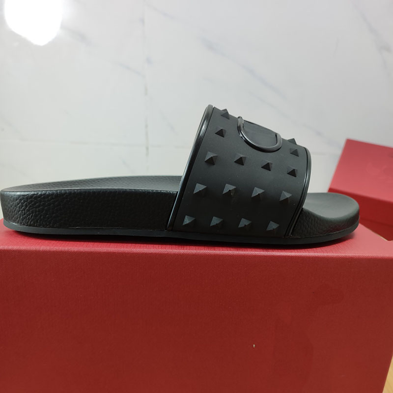 men slides fashion mule top quality Summer Slippers Slides Designer Size 35-46 model hy06
men slides fashion mule top quality Summer Slippers Slides Designer Size 35-46 model hy06