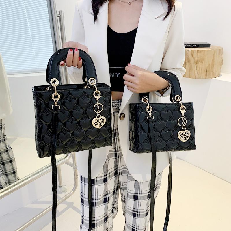 Evening Bags Trend Totes Dress Purse Classic Women's Bag Heart-shaped Lady Handbag Design Crossbody For Women 2022 Fashion Shoulder BagE, Black
Evening Bags Trend Totes Dress Purse Classic Women's Bag Heart-shaped Lady Handbag Design Crossbody For Women 2022 Fashion Shoulder BagE, Black