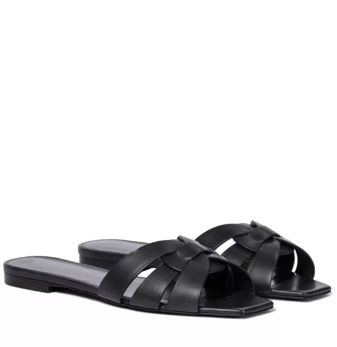 Women slipper flats luxury design Tribute Flat Sandals Lady Beach Sandal Casual Slippers Ladies Comfort Walking Shoes 35-41
Women slipper flats luxury design Tribute Flat Sandals Lady Beach Sandal Casual Slippers Ladies Comfort Walking Shoes 35-41