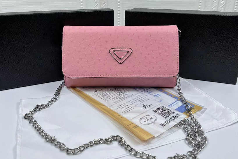 High Quality Classic Triangle Mark Ostrich Grain Retro Shoulder Handbag Elegant Flap Small Square Bag, As pic
High Quality Classic Triangle Mark Ostrich Grain Retro Shoulder Handbag Elegant Flap Small Square Bag, As pic