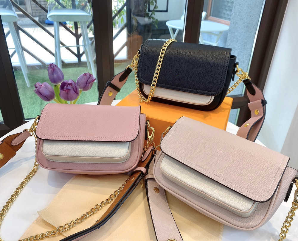 Vintage Cowhide Lockme Tender cross-body bag Black Greige Rosewater Pink Flap chain bags Purse Wallet luxury handbags M58557, Vip-don't order
Vintage Cowhide Lockme Tender cross-body bag Black Greige Rosewater Pink Flap chain bags Purse Wallet luxury handbags M58557, Vip-don't order
