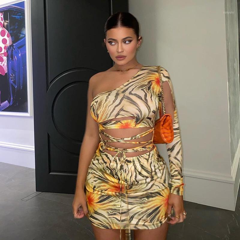 Lace Up Floral Print Mini Dresses Women Bandage One Shoulder Long Sleeve Sexy Skinny Bodycon Clubwear Party Female Dress Outfits Casual
Lace Up Floral Print Mini Dresses Women Bandage One Shoulder Long Sleeve Sexy Skinny Bodycon Clubwear Party Female Dress Outfits Casual