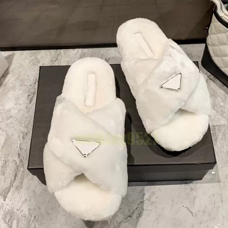 Luxurys brand Women winter wool Slippers Soft Warm Fur Enameled triangle Crossover home Fluffy Furry Slides Girl Comfortable casual outdoor Fuzzy Flip Flop
Luxurys brand Women winter wool Slippers Soft Warm Fur Enameled triangle Crossover home Fluffy Furry Slides Girl Comfortable casual outdoor Fuzzy Flip Flop
