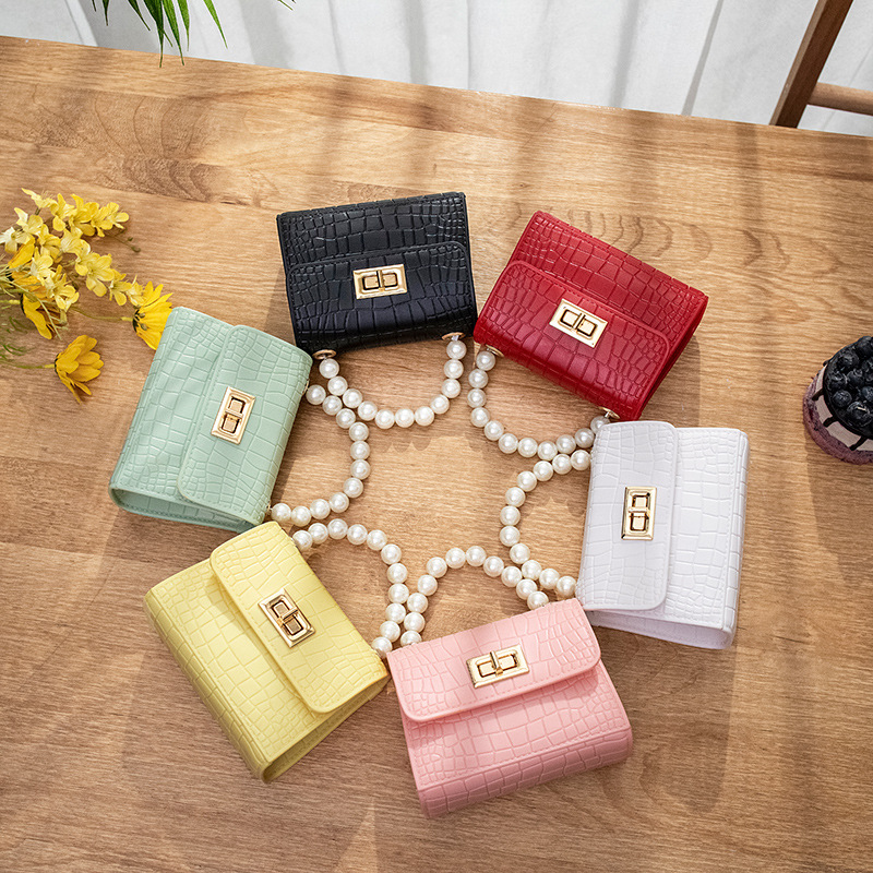 Baby Girl Handbags Lovely Pearl Chain Plated Gold Buckle Multicolor Children Leather One-shoulder Messenger Bags Accessories 5 E3, Pink
Baby Girl Handbags Lovely Pearl Chain Plated Gold Buckle Multicolor Children Leather One-shoulder Messenger Bags Accessories 5 E3, Pink