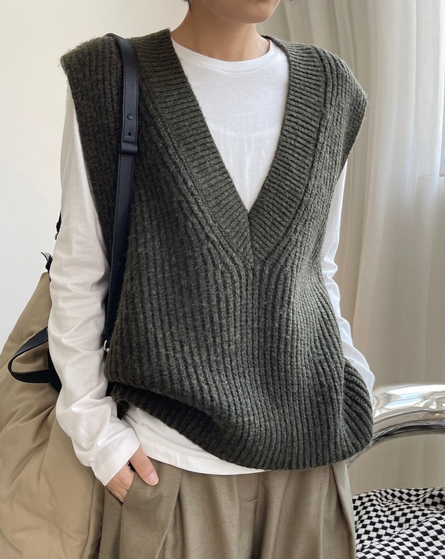 woman fashion warm vest 220316