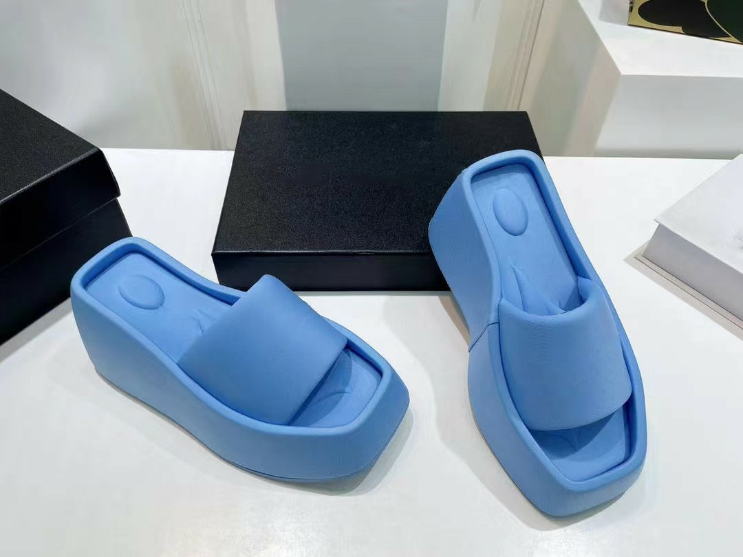 New2022 designer slippers fashion thick soled sandals letter embroidery slide women's PLATFORM WEDGE SANDALS BEACH high heels lace frame size 35-41, Pink
New2022 designer slippers fashion thick soled sandals letter embroidery slide women's PLATFORM WEDGE SANDALS BEACH high heels lace frame size 35-41, Pink