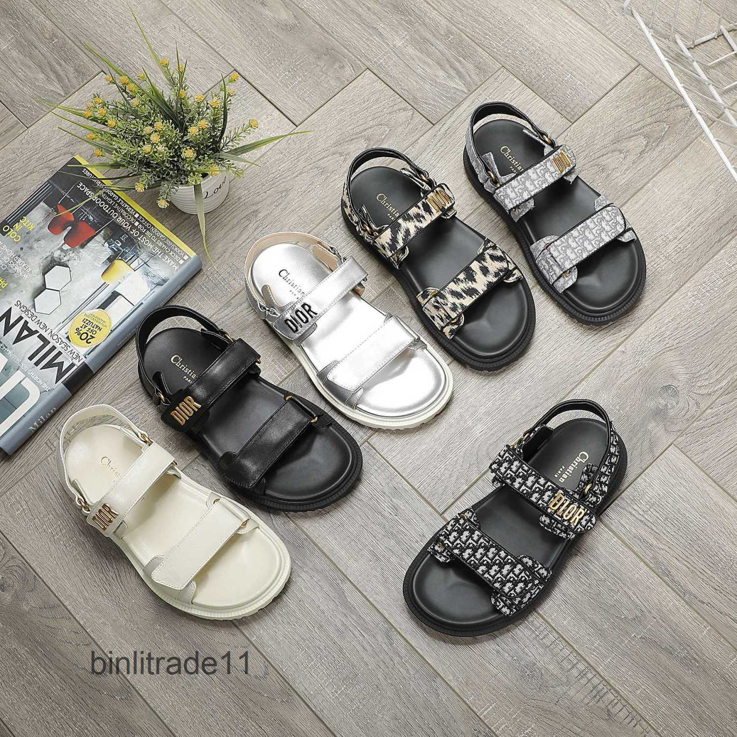 Deisgner Di or Slippers D letter Velcro with sandals behind women's new leopard print one line flat thick bottom burst round head, Black
Deisgner Di or Slippers D letter Velcro with sandals behind women's new leopard print one line flat thick bottom burst round head, Black