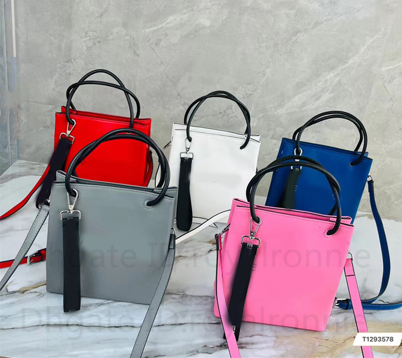 Lovely 2022 Luxurys Designers Bags Shoulder Shopping Bag Cellphone Genuine Leather Purse Wallet Handbag Women Totes Fashion Handbags Pretty Crossbody Clutch Girl, No bags
Lovely 2022 Luxurys Designers Bags Shoulder Shopping Bag Cellphone Genuine Leather Purse Wallet Handbag Women Totes Fashion Handbags Pretty Crossbody Clutch Girl, No bags
