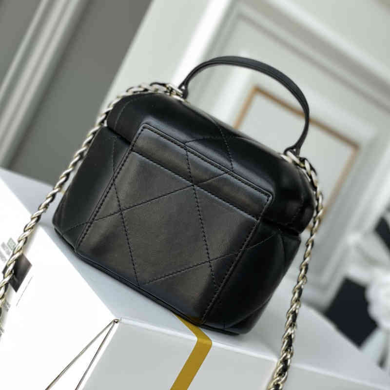 High Quality Leather Ladies Cosmetic Bag 2022 New Fashion Chain Box Handbag Sheepskin Diagonal Woman Shoulder Brand Design, Pink
High Quality Leather Ladies Cosmetic Bag 2022 New Fashion Chain Box Handbag Sheepskin Diagonal Woman Shoulder Brand Design, Pink