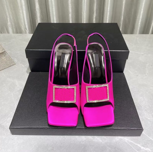 Designer women's slippers High Heels Sandals luxury heel10cml leather sole horseshoe leather professional wedding party square toe shoes 35-41, Box
Designer women's slippers High Heels Sandals luxury heel10cml leather sole horseshoe leather professional wedding party square toe shoes 35-41, Box