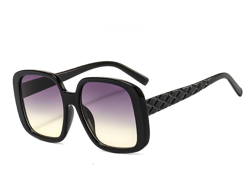 Sunglasses Vintage Double Color Frame Square Gradient For Women Brand Oversized Sun Glasses Female Elegant Rivet Shades, White;black
Sunglasses Vintage Double Color Frame Square Gradient For Women Brand Oversized Sun Glasses Female Elegant Rivet Shades, White;black