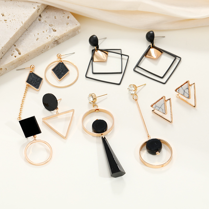 Round Curved Dangle Earrings for Women and Girls Gold Fashion Matte Paint Discs Drop Statement Jewelry Gift
Round Curved Dangle Earrings for Women and Girls Gold Fashion Matte Paint Discs Drop Statement Jewelry Gift