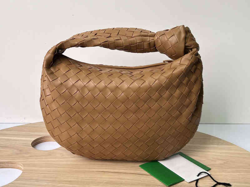 Original Edition Designer Fashion bags Hand Bottegav Venetas'ss Lambskin Large Jodie Woven Women's Knotting Round Hobo Dumpling Leather Armpit, Oat color
Original Edition Designer Fashion bags Hand Bottegav Venetas'ss Lambskin Large Jodie Woven Women's Knotting Round Hobo Dumpling Leather Armpit, Oat color