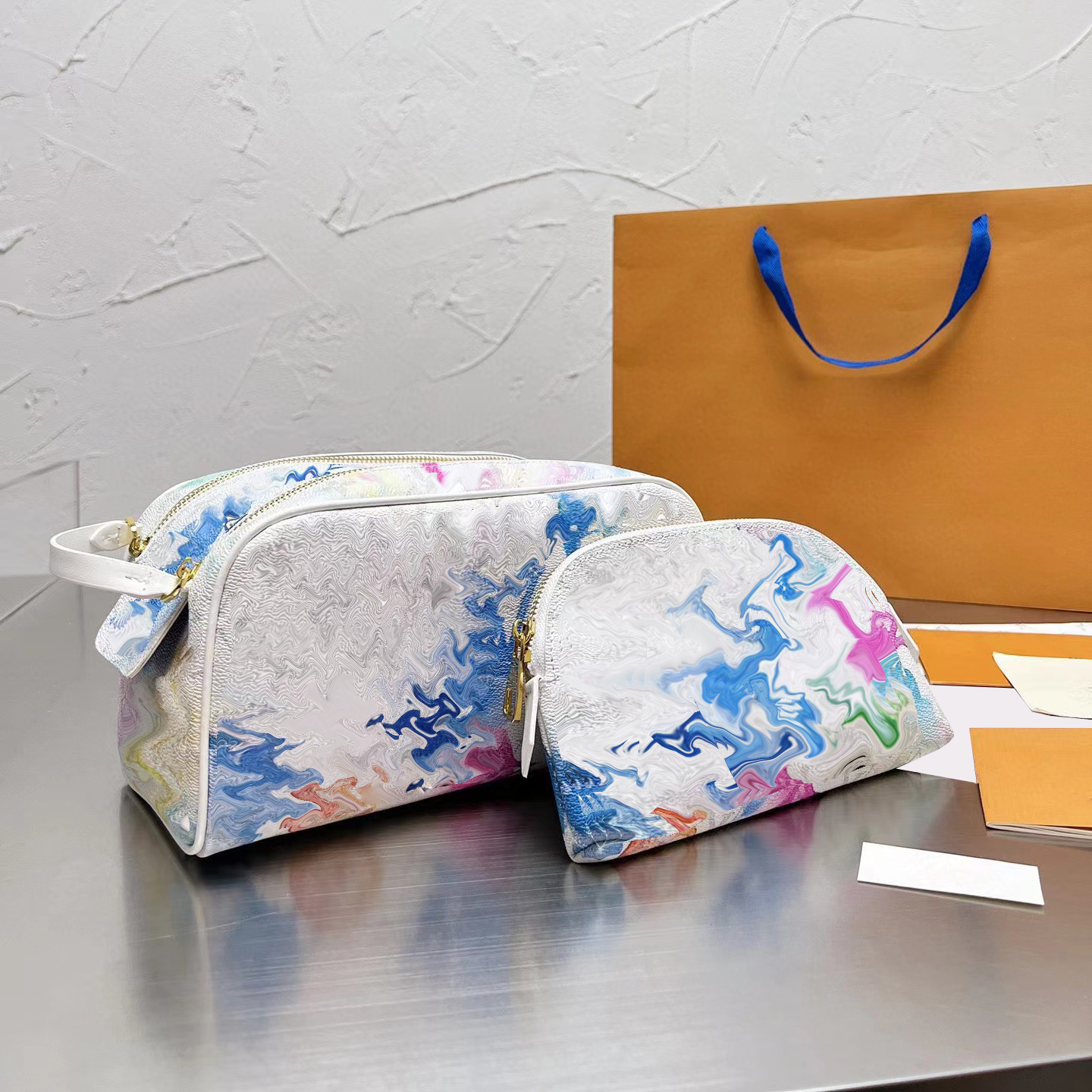 designers makeup bags high quality toiletry bag luxurys men women cosmetic handbag fashion makeup purse for travel vacation business trip essential storage cases, White
designers makeup bags high quality toiletry bag luxurys men women cosmetic handbag fashion makeup purse for travel vacation business trip essential storage cases, White