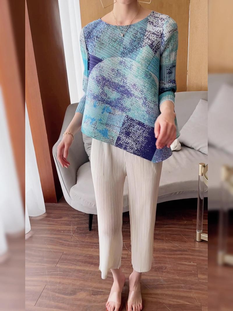 Women's T-Shirt Spring And Summer Miyake Pleated Ladies Fashion All-match Loose Round Neck High Street Irregular Printed Oblique T-shirtWome, Picture color
Women's T-Shirt Spring And Summer Miyake Pleated Ladies Fashion All-match Loose Round Neck High Street Irregular Printed Oblique T-shirtWome, Picture color