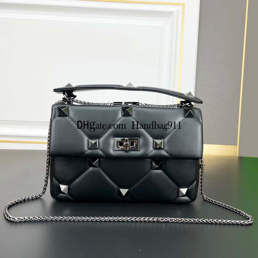 Luxury Designer Crossbody bag Women Clutch Bag Chain Shoulder bags Gold Rivet Valentines Small Envelope Purse Pouch Messenger Wallet
Luxury Designer Crossbody bag Women Clutch Bag Chain Shoulder bags Gold Rivet Valentines Small Envelope Purse Pouch Messenger Wallet