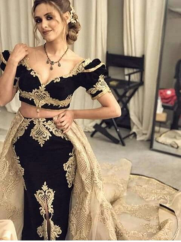 Vintage Arabic Dubai Black Sheath Evening Dresses With Gold Lace Long Train Princess Short Sleeve 2 Piece Formal Evening Party Gowns Slit Front Chic P