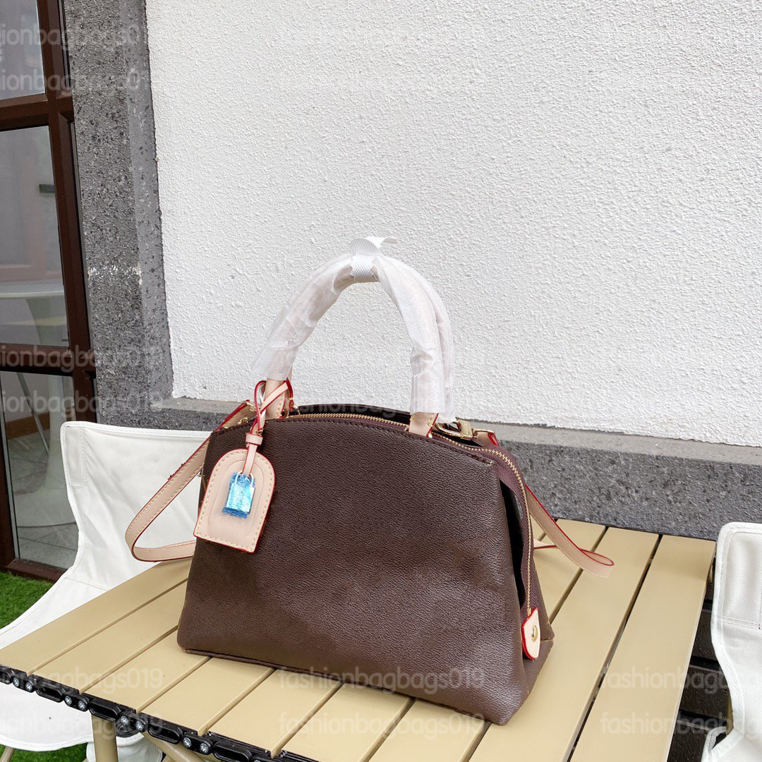 Vintage Monograms Leather Luxurys Handle Bag Grand Palais PM Classic Bussiness Offical Totes Large Capacity Universal Bag with Tag Padlock
Vintage Monograms Leather Luxurys Handle Bag Grand Palais PM Classic Bussiness Offical Totes Large Capacity Universal Bag with Tag Padlock