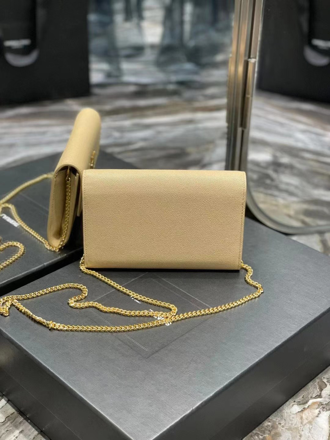 High quality envelope bag Luxury Designer Mini Bag Calfskin Leather Beige Crossbody Qiuaiity UPTOWN CHAIN WALLET HAYBRICK