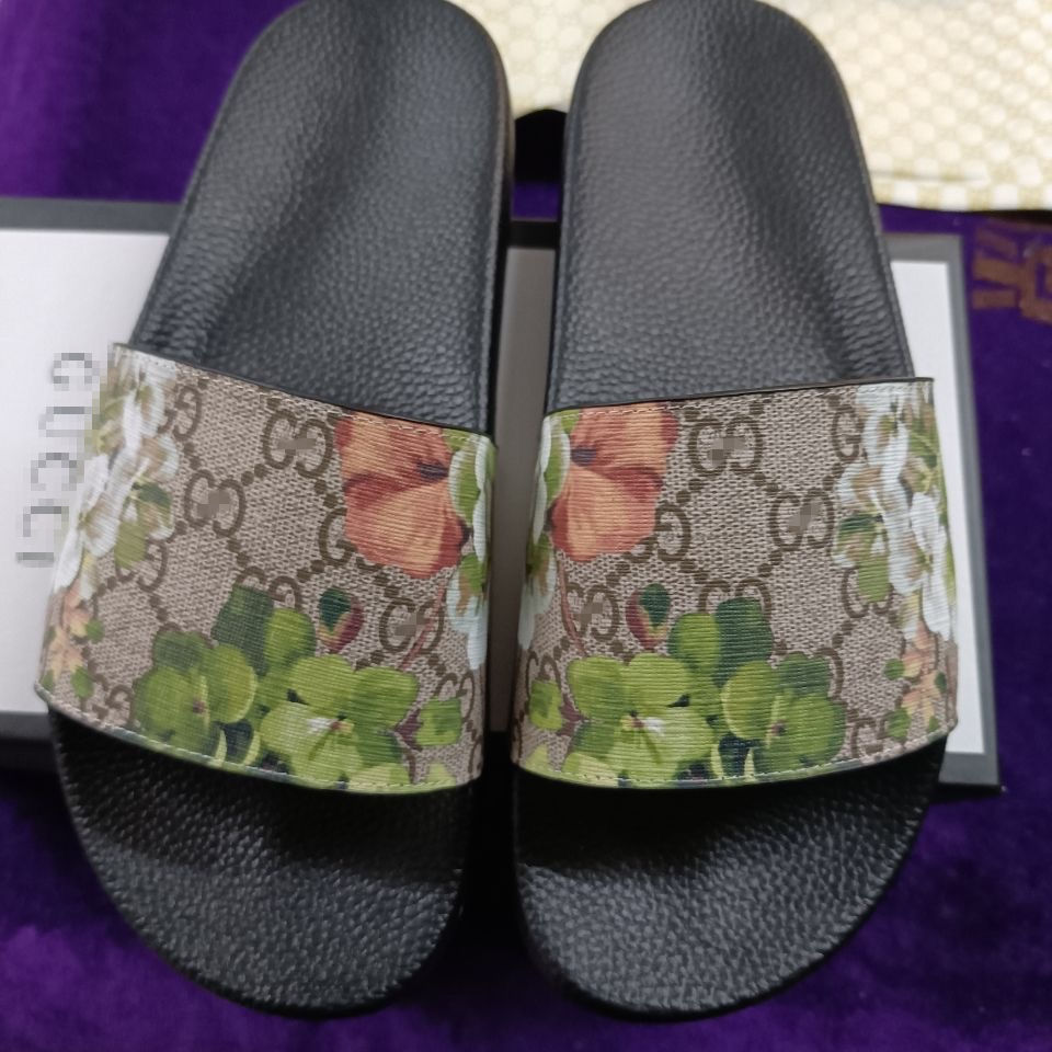 GGs Lvs Louiseity Viutonity Sandals For Men Women Fashion Rubber Foam Trends Slippers Flats Flip Flops Summer Beach E Shoes Casual Sliders
GGs Lvs Louiseity Viutonity Sandals For Men Women Fashion Rubber Foam Trends Slippers Flats Flip Flops Summer Beach E Shoes Casual Sliders