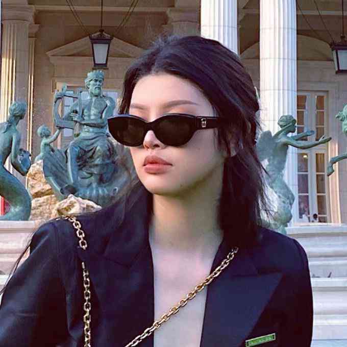 Gg Designer Cycle Fashion cc Sunglasses for Woman Mens Star Net Red Same Fashion Cat's Eye Super Cool Hip Hop Disco Retro Street Photography Vacation Glasses
Gg Designer Cycle Fashion cc Sunglasses for Woman Mens Star Net Red Same Fashion Cat's Eye Super Cool Hip Hop Disco Retro Street Photography Vacation Glasses