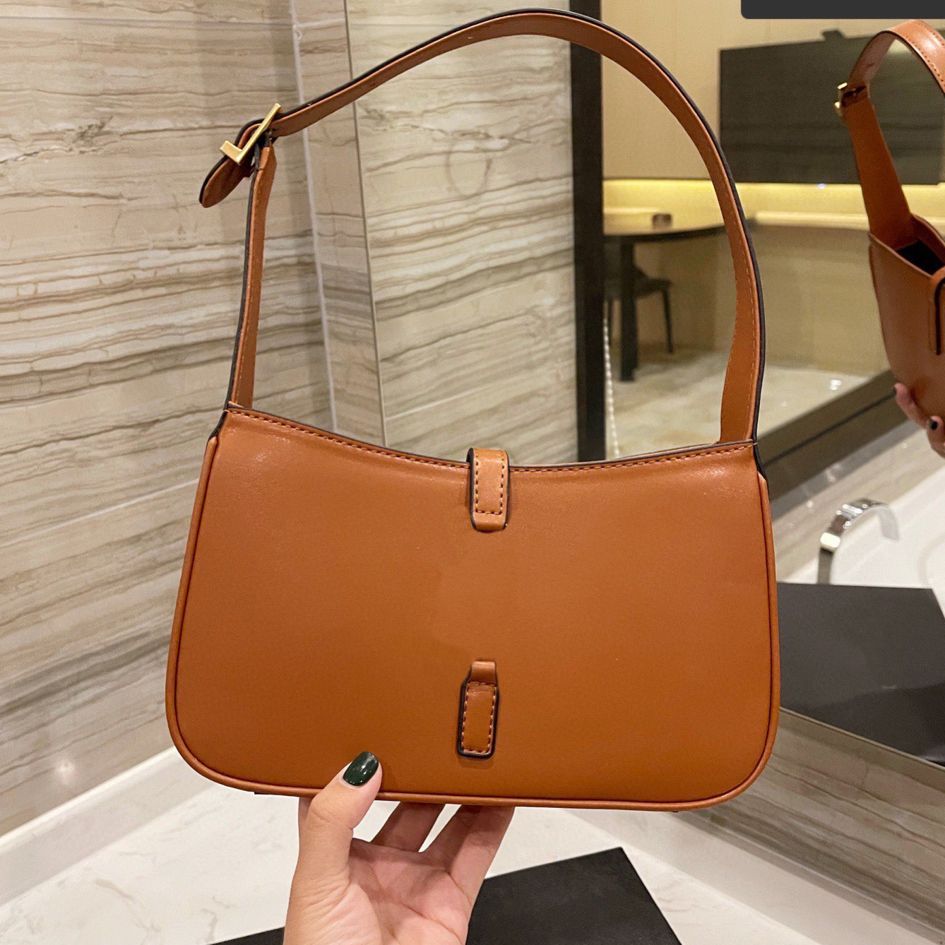 Crossbody tote Axillary bag Fashion Bags Brand Designer luxury Handbags Genuine Leather phone Women Shoulder Womens lady with logo lady, No bag
Crossbody tote Axillary bag Fashion Bags Brand Designer luxury Handbags Genuine Leather phone Women Shoulder Womens lady with logo lady, No bag