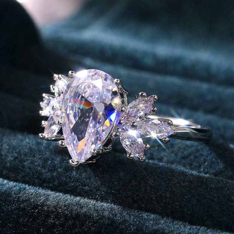 Wedding Rings Romantic Pear-shaped CZ Women Brilliant Cubic Zirconia Novel Design Engagement Ring 2022 Trendy JewelryWeddingWedding
Wedding Rings Romantic Pear-shaped CZ Women Brilliant Cubic Zirconia Novel Design Engagement Ring 2022 Trendy JewelryWeddingWedding