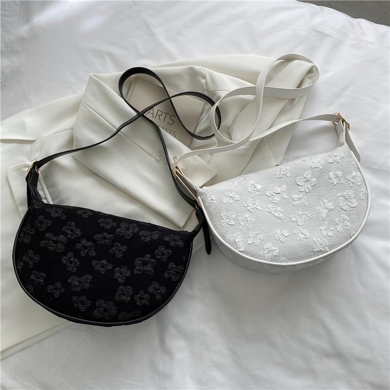 Evening Bags Top Quality Large-Capacity Women's In Summer 2022 Retro Fashion Messenger Bag Simple Portable Oil Painting Tote BagEvening, White
Evening Bags Top Quality Large-Capacity Women's In Summer 2022 Retro Fashion Messenger Bag Simple Portable Oil Painting Tote BagEvening, White