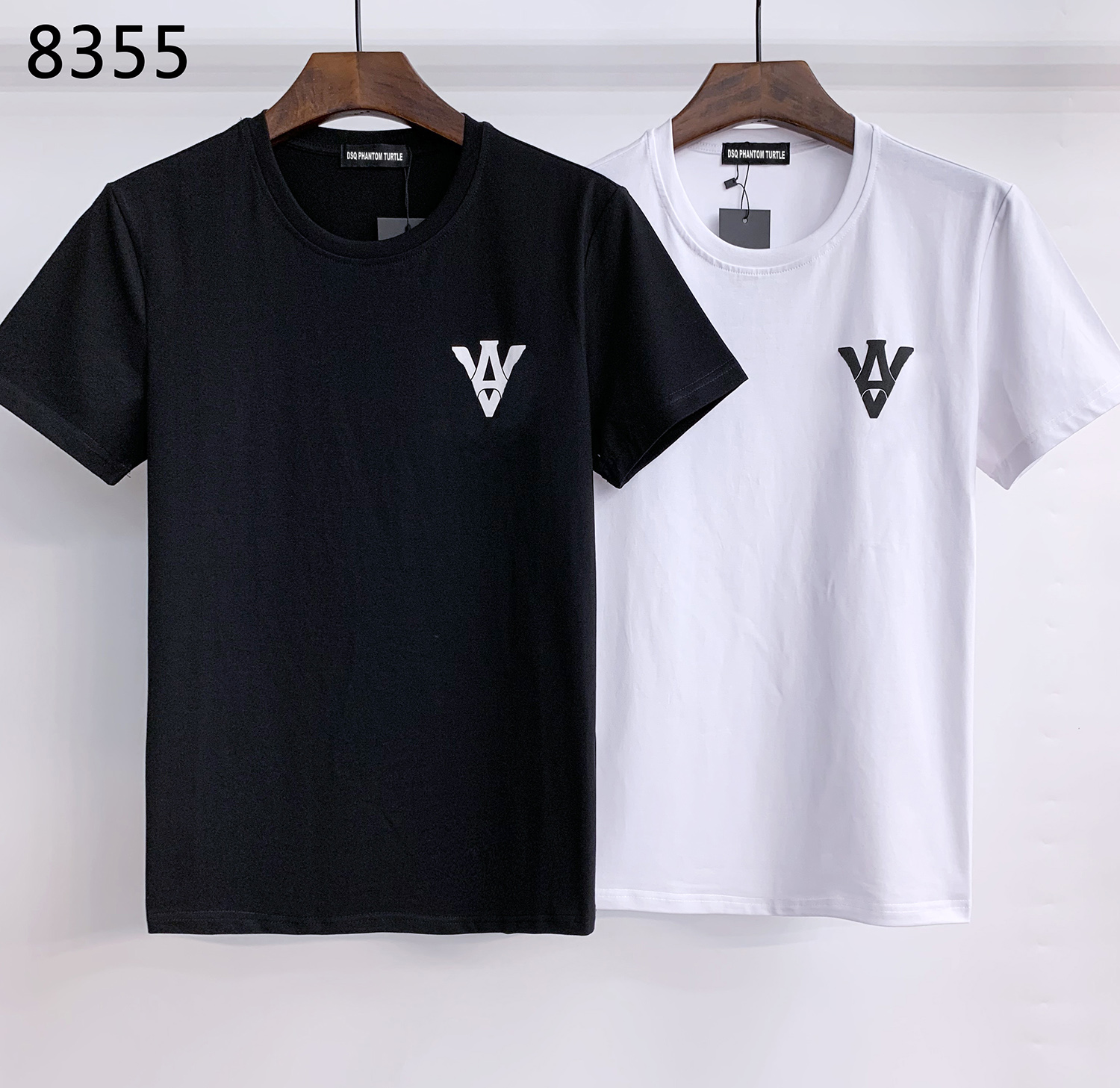 DSQ Mens Designer T Shirts Black White Men Summer Fashion Casual Street T-shirt Tops Short Sleeve Plus Size M-XXXL 68793
DSQ Mens Designer T Shirts Black White Men Summer Fashion Casual Street T-shirt Tops Short Sleeve Plus Size M-XXXL 68793