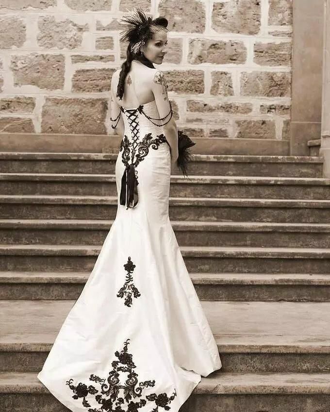 Black Lace And White Satin Mermaid Wedding Dresses Sweetheart Gothic Bridal Gowns Vestidos De Novia robe de mariage Bridal Gowns