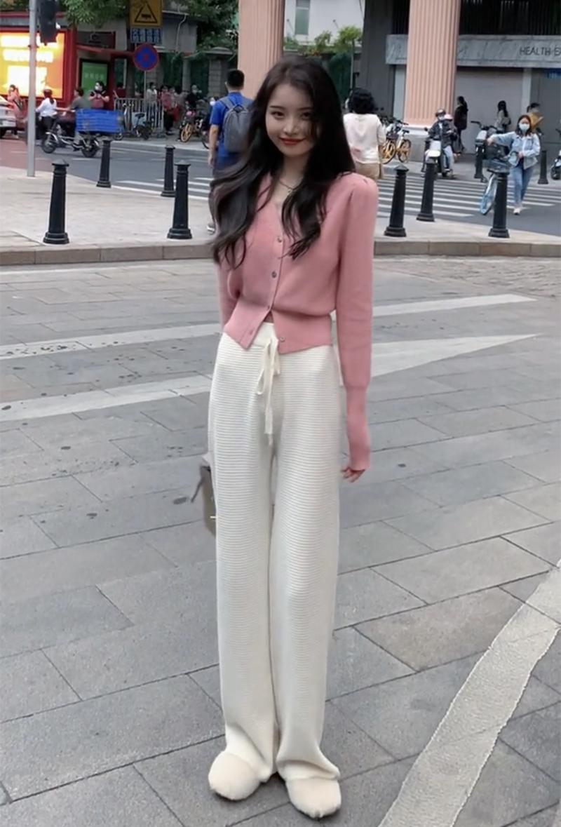 Women' Two Piece Pants Women 2022 Spring Autumn Knitted Tracksuit Female V Neck Long Sleeve Cardigan Sweater And Wide Leg 2 Set Suit Q10
Women' Two Piece Pants Women 2022 Spring Autumn Knitted Tracksuit Female V Neck Long Sleeve Cardigan Sweater And Wide Leg 2 Set Suit Q10