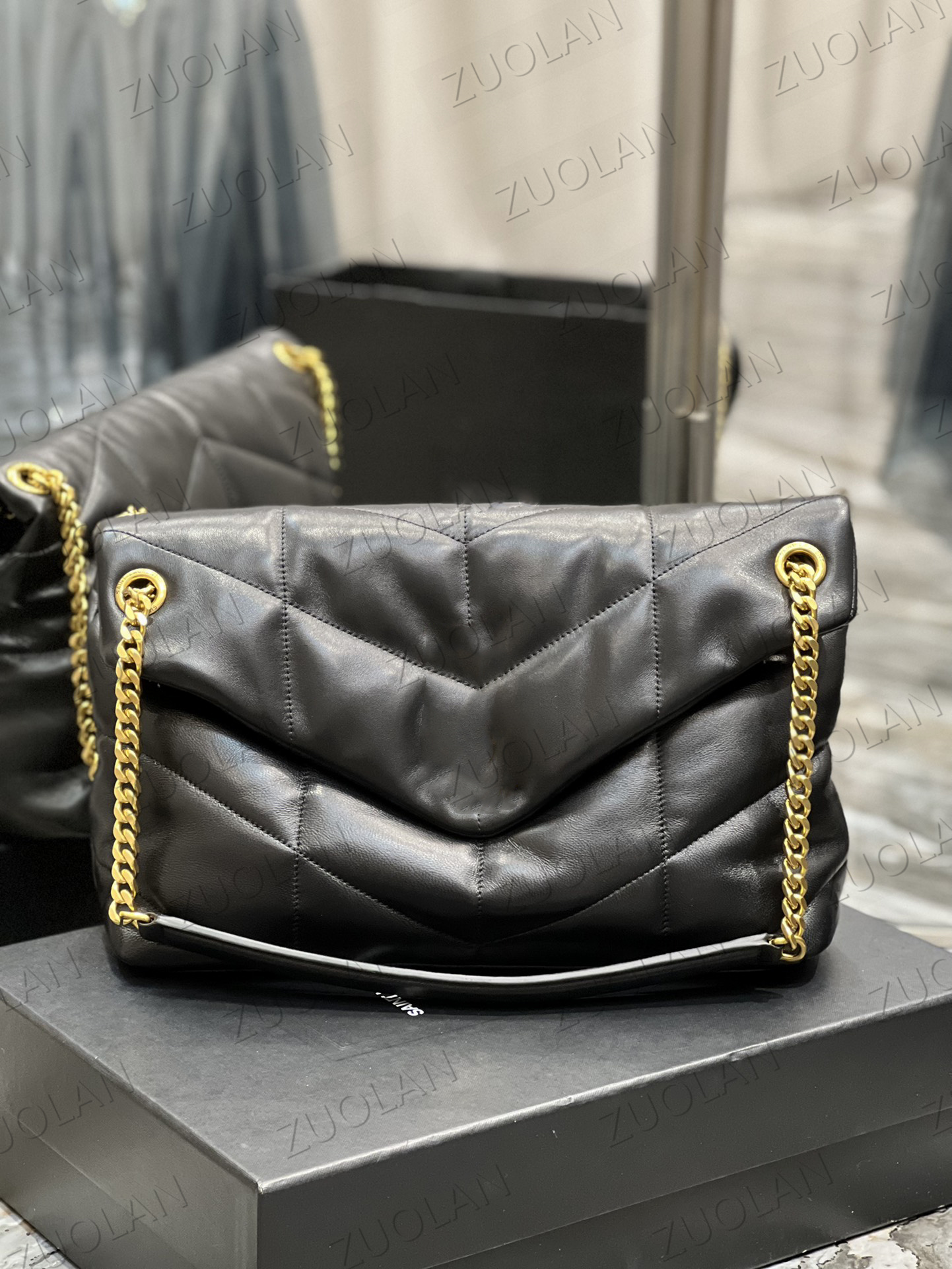 10A top Designer luxury bag wallet backpack fashion messenger bag handbag high quality sheepskin production 4 colors 577475 29cm and 35cm 577476, Invoice
10A top Designer luxury bag wallet backpack fashion messenger bag handbag high quality sheepskin production 4 colors 577475 29cm and 35cm 577476, Invoice