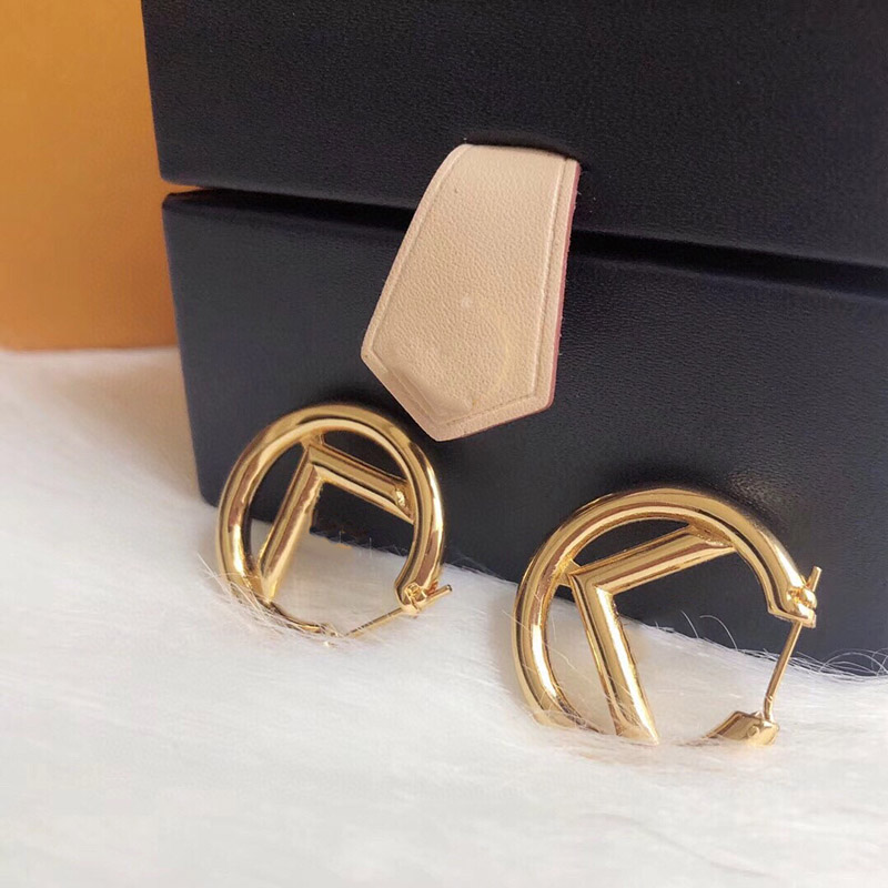 Fashion Designer Hoop Earrings For Women Lady Gold Hoops Earring Party Engagement Jewelry For Wedding Studs Lovers Gift Letter F BOX New
Fashion Designer Hoop Earrings For Women Lady Gold Hoops Earring Party Engagement Jewelry For Wedding Studs Lovers Gift Letter F BOX New