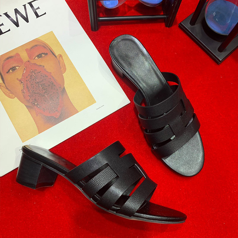 2022 summer fashion designer Slippers Sandals Chunky Rubber Slides Lady Slipper Bright high Heel Sandal Heel height 4.5cm 35-41 with box, Custom made
2022 summer fashion designer Slippers Sandals Chunky Rubber Slides Lady Slipper Bright high Heel Sandal Heel height 4.5cm 35-41 with box, Custom made