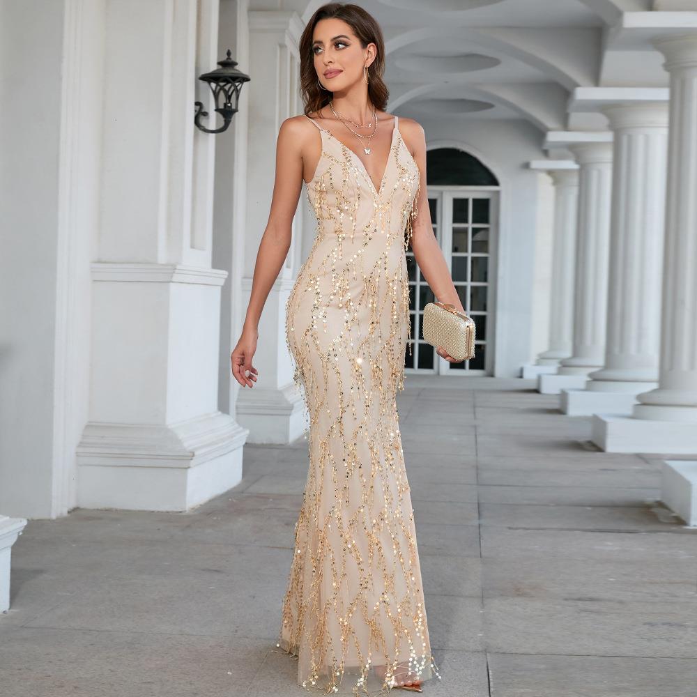 Black Dress Summer High Quality Slim Sexy Backless Party Sequin Dresses Tassel Deep V-shaped Split Bridesmaid Banquet
Black Dress Summer High Quality Slim Sexy Backless Party Sequin Dresses Tassel Deep V-shaped Split Bridesmaid Banquet