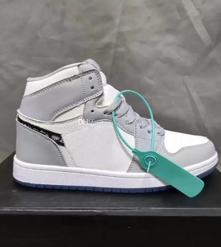 Fashion designer Low/High Men's And Women's Casual Shoes PU Leather Breathable Outdoor Men Sneakers 36-44
Fashion designer Low/High Men's And Women's Casual Shoes PU Leather Breathable Outdoor Men Sneakers 36-44