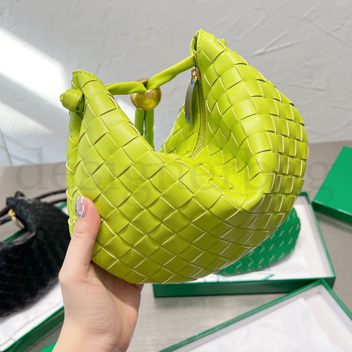 Dumpling Bag Weave Handbag Crossbody Luxury Designer Brand Bags Fashion Shoulder Quality Letter purse phone wallet plain, No bags
Dumpling Bag Weave Handbag Crossbody Luxury Designer Brand Bags Fashion Shoulder Quality Letter purse phone wallet plain, No bags