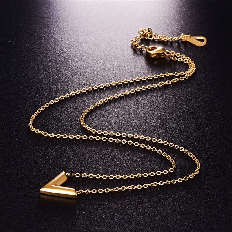 Top Quality Women Designer Earrings Necklace Simple Letter Pendant Titanium Steel Jewelry
Top Quality Women Designer Earrings Necklace Simple Letter Pendant Titanium Steel Jewelry