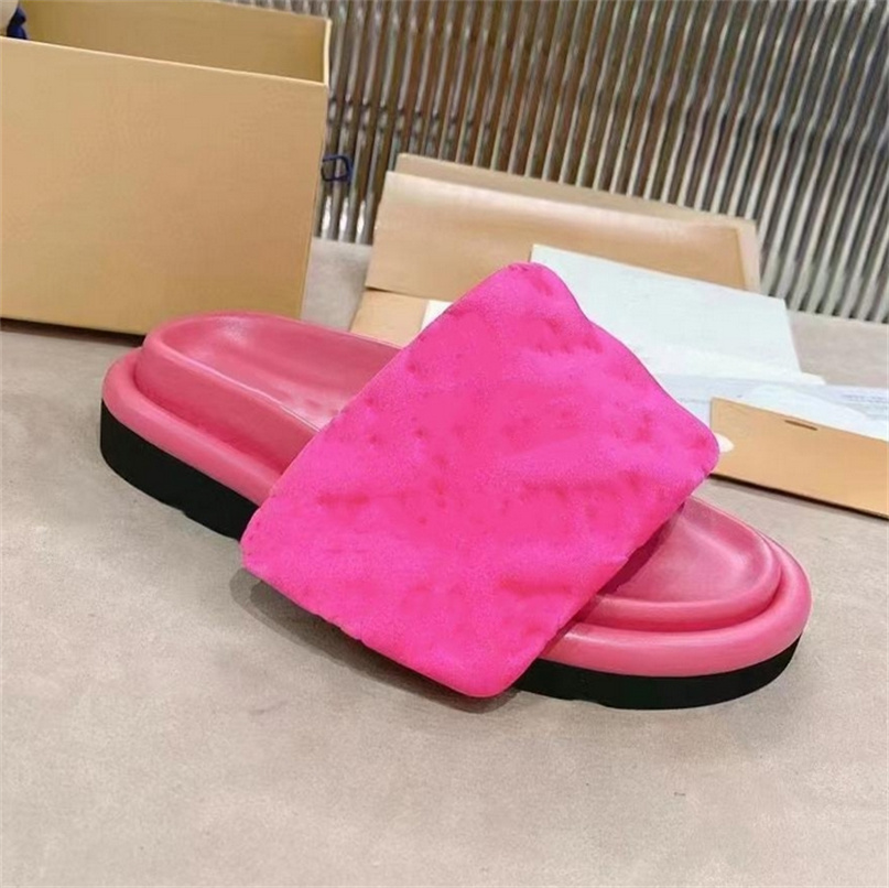 2022 latest Pool Pillow Comfort Mules Men Women Fashion Slippers Ladies Summer Vibrant Sandals Puffy Style Classic Slides 35-41, Color 11
2022 latest Pool Pillow Comfort Mules Men Women Fashion Slippers Ladies Summer Vibrant Sandals Puffy Style Classic Slides 35-41, Color 11