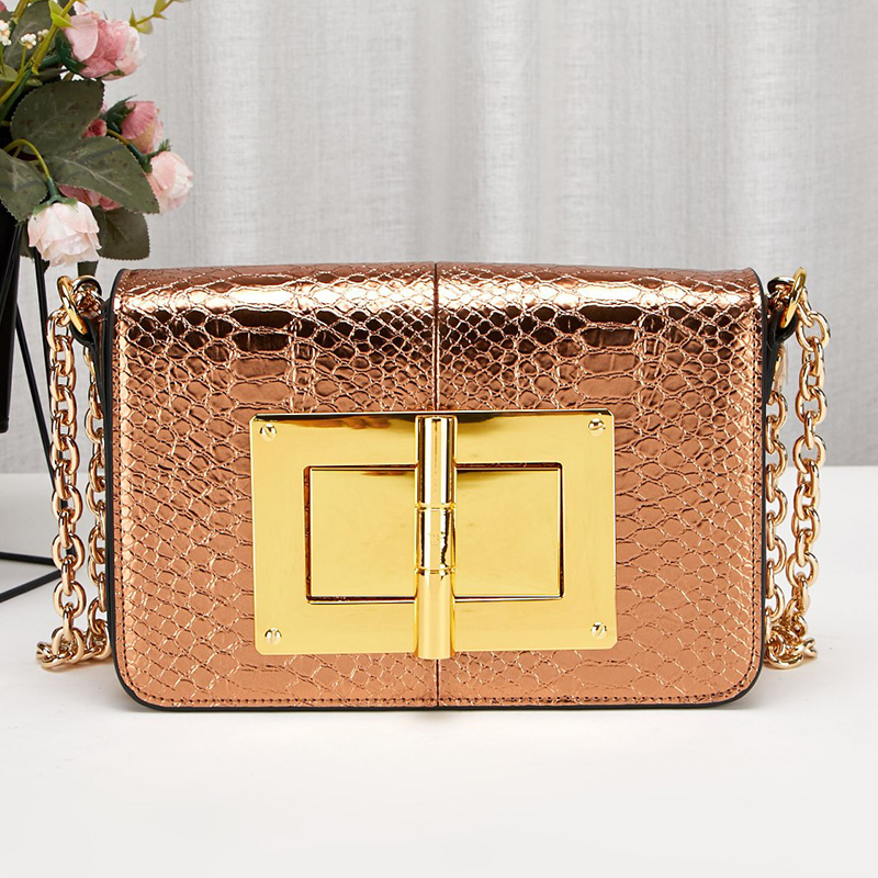 Design Shoulder Bags Metallic Retro Snake Pattern Metal Buckle Flap Multifunctional Leather Women's New Handbags Fashion Versatile Crossbody, Gold
Design Shoulder Bags Metallic Retro Snake Pattern Metal Buckle Flap Multifunctional Leather Women's New Handbags Fashion Versatile Crossbody, Gold