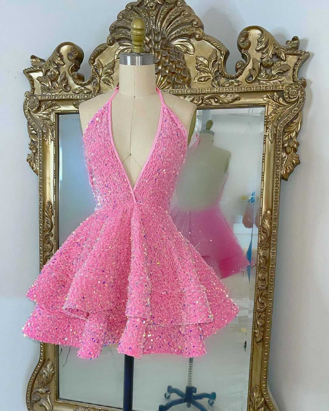 Cute Pink Sequins Girls Short Prom Dresses For Black Girls 2022 Sexy Halter V Neck Ruffles Puffy Mini Lenght Plus Size Birthday Party Gowns Robe De So