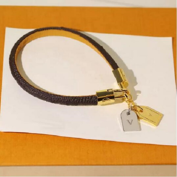 Flowers Leather Bracelets Fashion Lady Women Round Print Flower Design Leather Bracelet Bangle With Engraved V Initials Two Tags Pendant