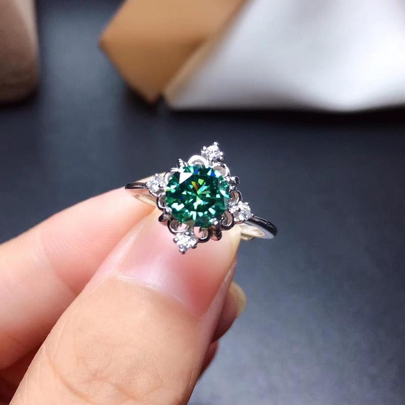 Cluster Rings Green Moissanite Personality Design Ring 925 Sterling Silver Beautiful Color Sparkling 1 Diamond D VVS1Cluster
Cluster Rings Green Moissanite Personality Design Ring 925 Sterling Silver Beautiful Color Sparkling 1 Diamond D VVS1Cluster